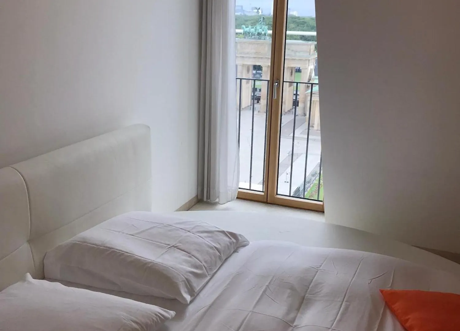 Nexliving Berlin Brandenburger Tor Aparthotel 0*,