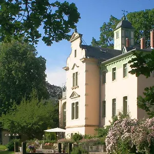 https://therese-malten-villa.dresdenhotels.net
