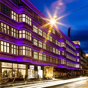 Ellington Hotel